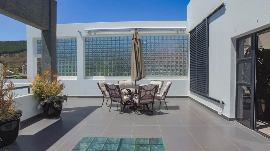 To Let 4 Bedroom Property for Rent in Plattekloof Western Cape